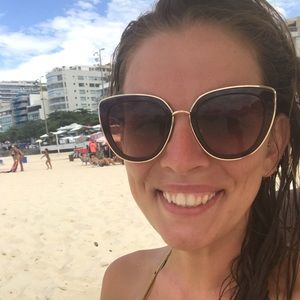 Meet your Posher, Claire